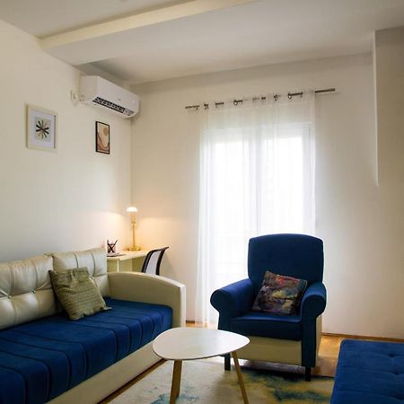 Sunny 412 Apartment Podgorica Buitenkant foto